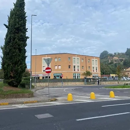 Appartamento In With Private Parking Siena