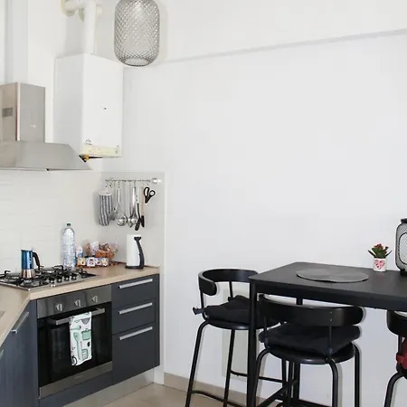 Apartment In With Private Parking *