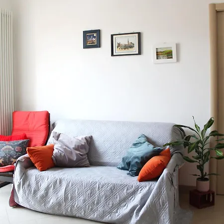 In With Private Parking Apartment