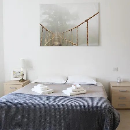 In With Private Parking Apartment *