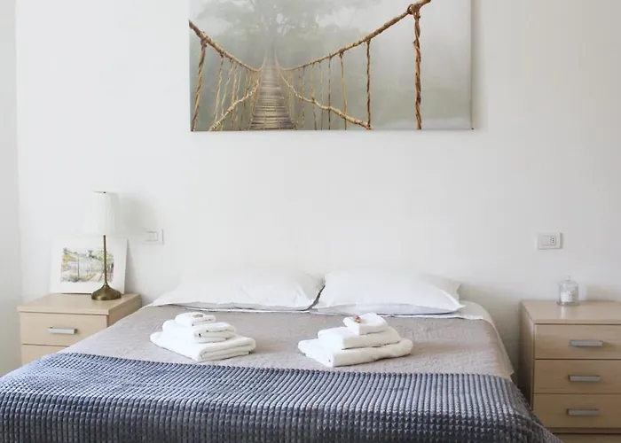 In With Private Parking Apartment *